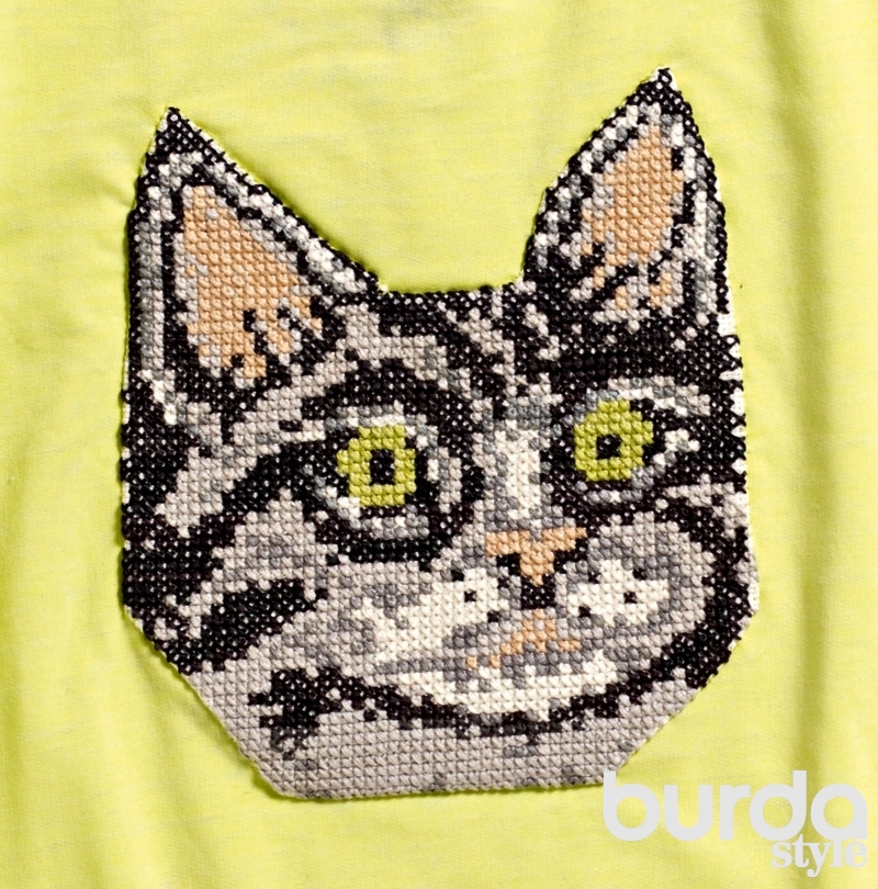 Вышивка крестом: кошка для пуловера