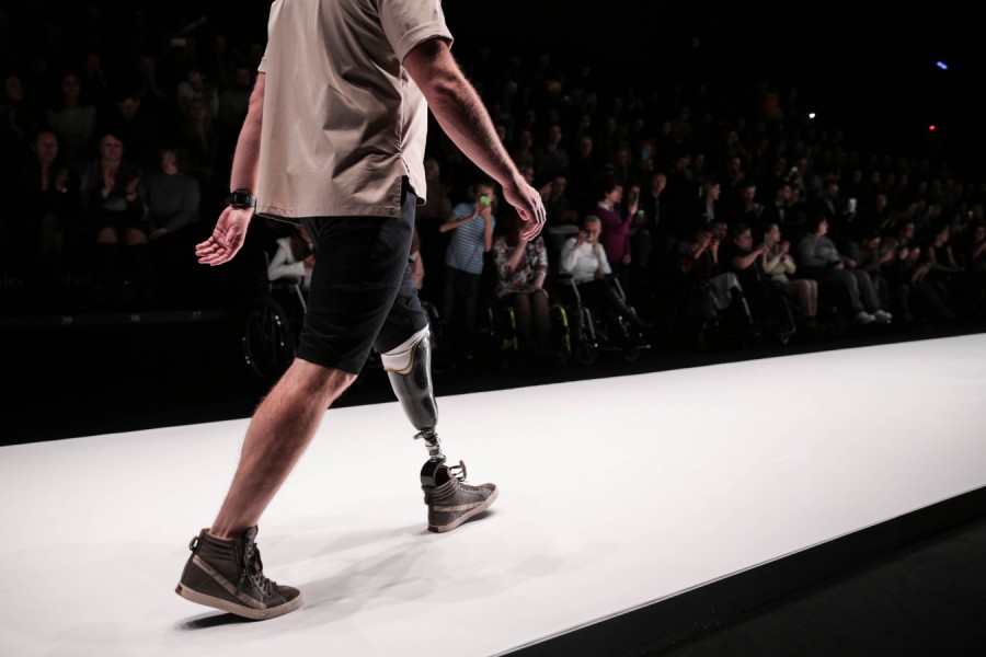 Bezgraniz Couture представил коллекцию одежды для людей с инвалидностью на MBFW Russia