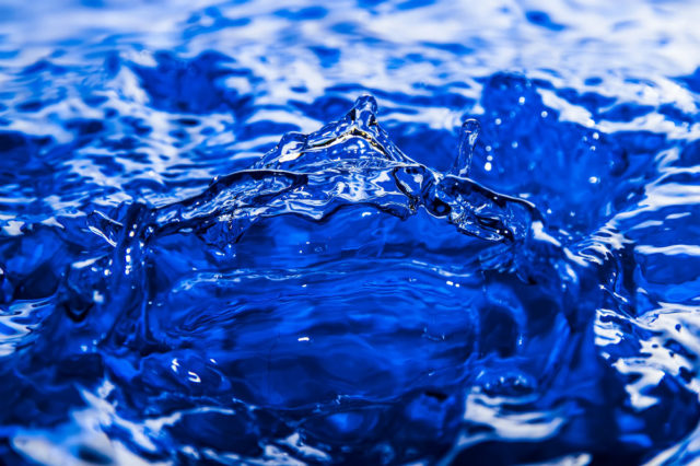Мицеллярная вода: что это такое и для чего она нужна