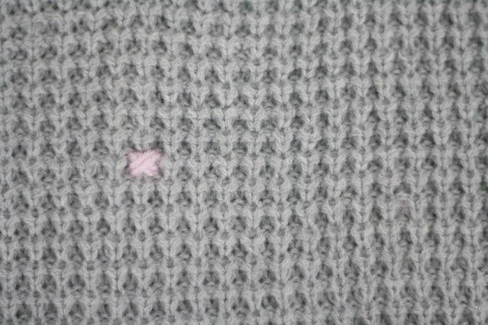 Вышивка крестиком на свитере