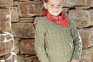Пуловер для мальчика с узором из «кос»