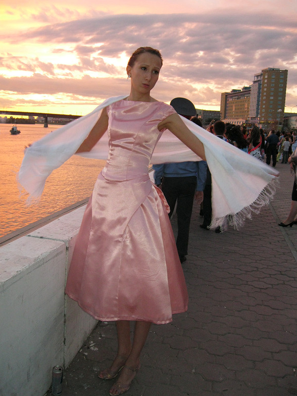 Платье с бантом для выпускного вечера. от YanochkaEles