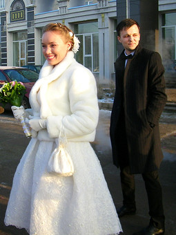 Работа с названием Шубка для зимней невесты в стиле 60-х
