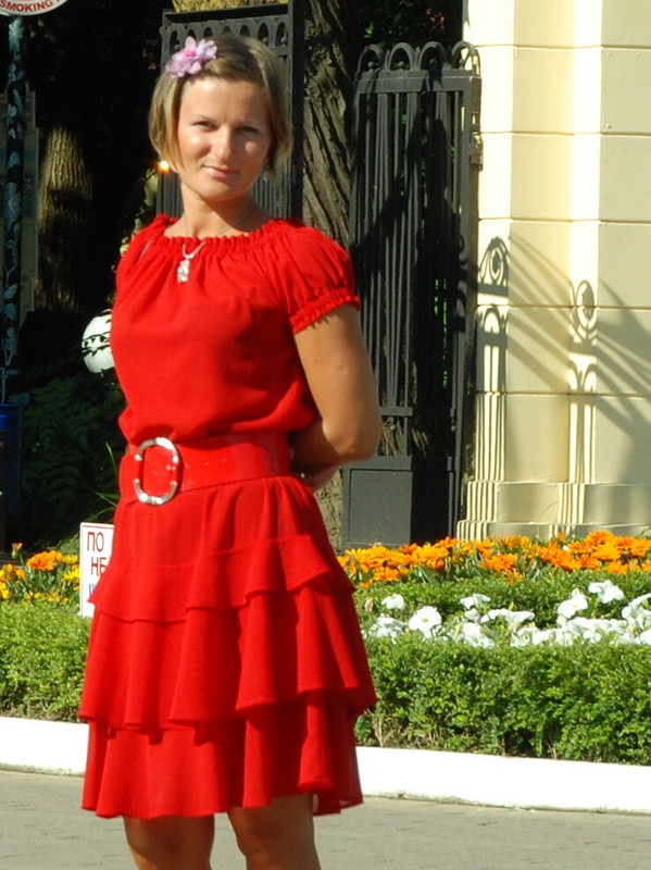 Красное платье с воланами! от кастомайзер