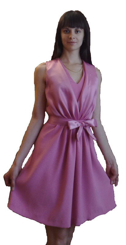 Розовое платье от Ampira
