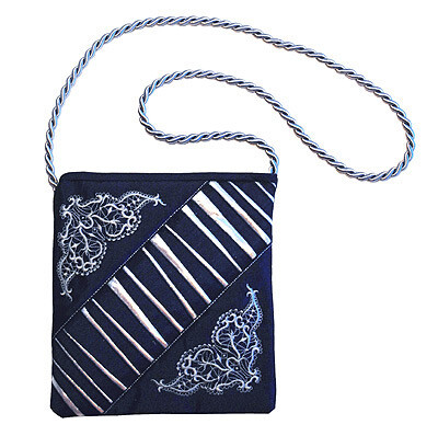 Синяя сумочка с вышивкой от OlgaS