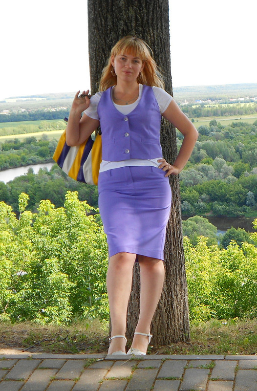 Летний костюм в светло - фиолетовом цвете от LELCHIK
