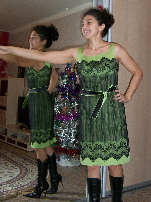Платье зеленое с кружевом от Эльза Стрельцова