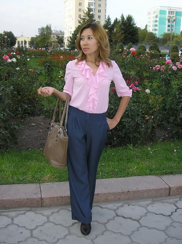 Блузка с воланами и брюки от Елена Клименко-Хван