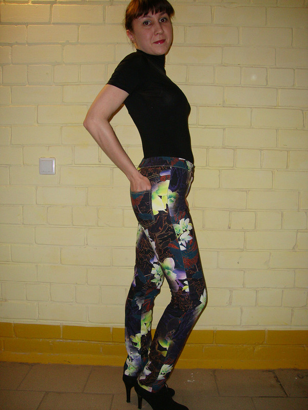 Цветочные джинсы от Katerina M