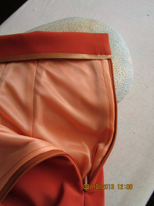 Классическая юбка со шлицей сзади от Lyubov  Komissarova