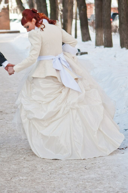Свадебное пальто с баской от Mersedess