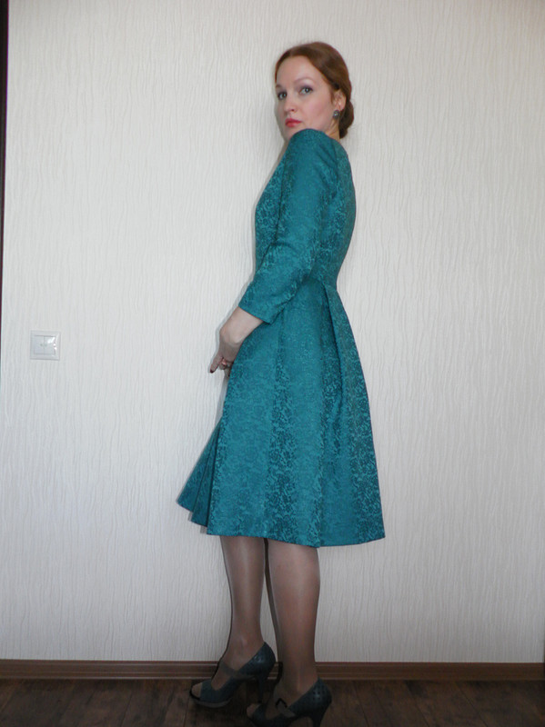 Платье зеленеет... от Elena Leo