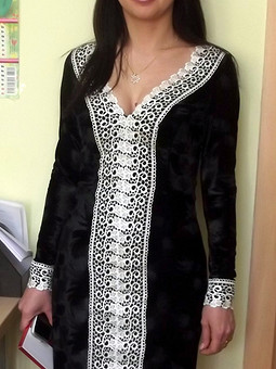 Работа с названием Бархатное платье с кружевом на 8 марта.