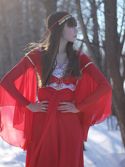 Стилизованное национальное чувашское платье