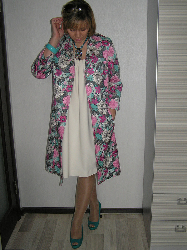 «Цветущее пальто» с намеком на 50-е.... от Захарова Альбина
