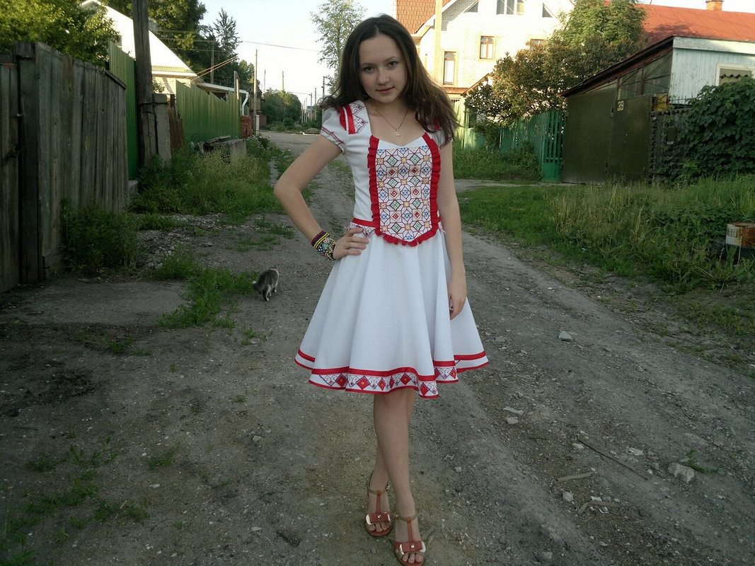 стилизованное  национальное платье от Наташа Новоселец