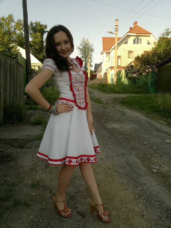 стилизованное  национальное платье от Наташа Новоселец