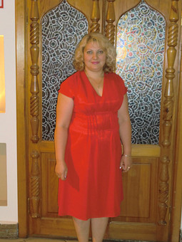 Красное платье для торжества.