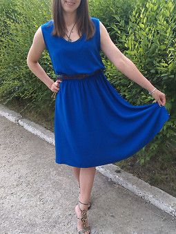 синее платье...
