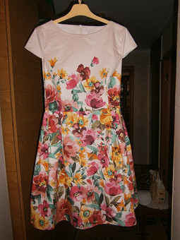 Платье с цветами