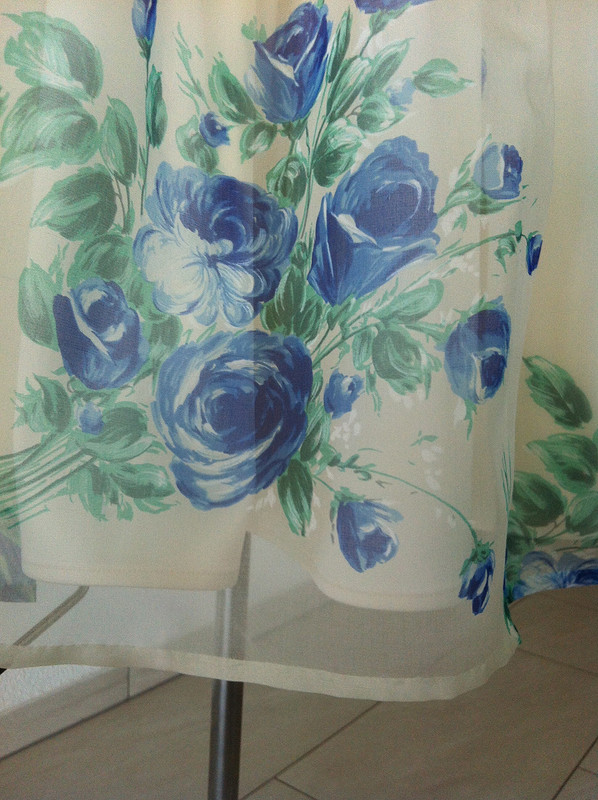 Голубые розы Valentino от Oxxana