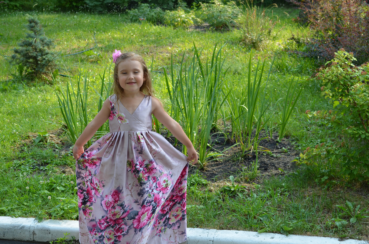 Платье «Цветочная поляна» для маленькой модницы от elenabar