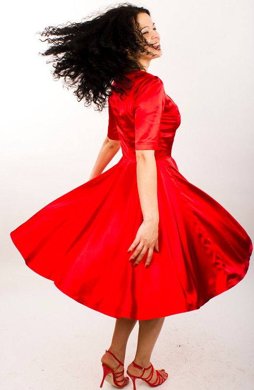 Красное платье для сестренки. от gliana