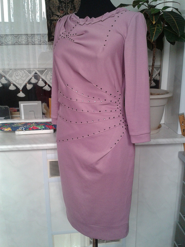 Розовое платье от Дзугулова