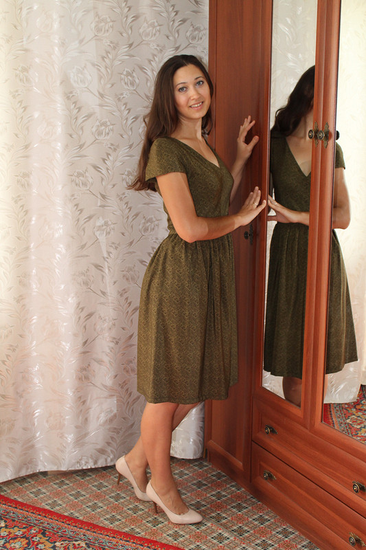 Оливковое платье от Зильчук