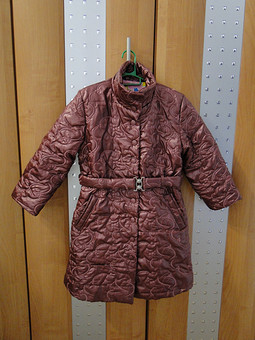 Бордовое пальто для дочки