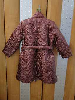 Бордовое пальто для дочки