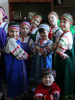 Работа с названием Русско-народные костюмы