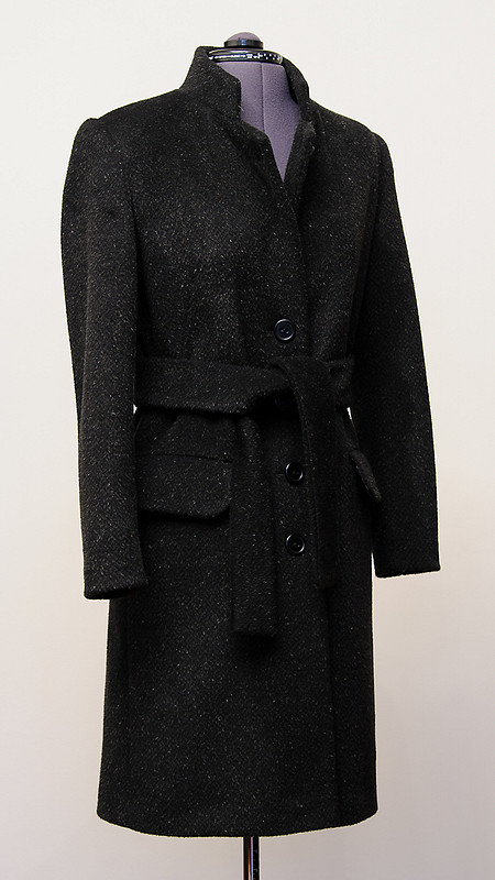 Маленькое черное пальто от politu