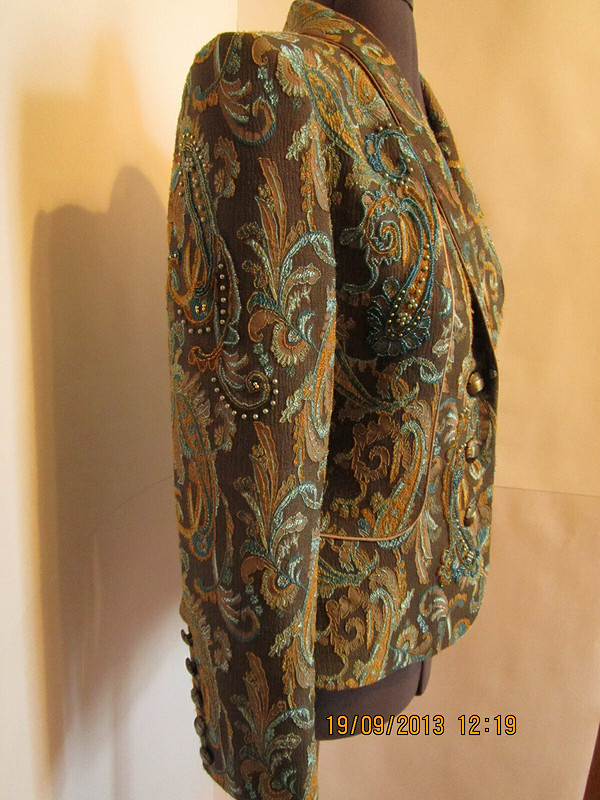 Жакет из гобеленовой ткани с вышивкой бисером от Lyubov  Komissarova