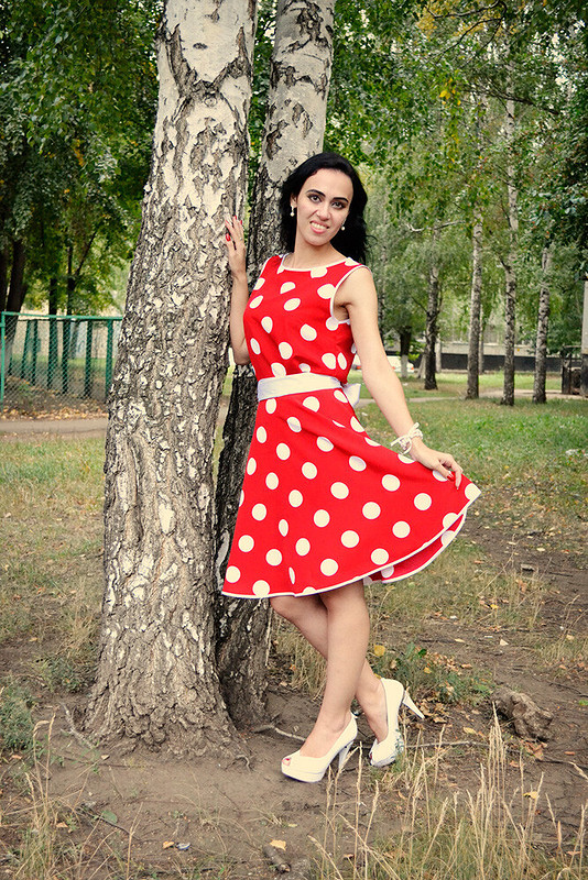 Красное платье в крупный белый горошек от rumjashka1201