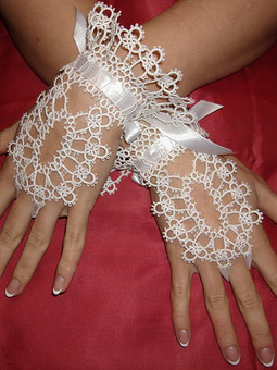 Работа с названием Свадебные перчатки
