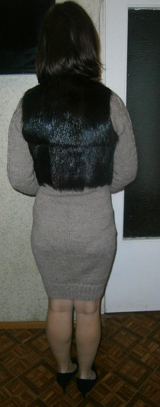 меховой жилет и вязаное платье от nika27