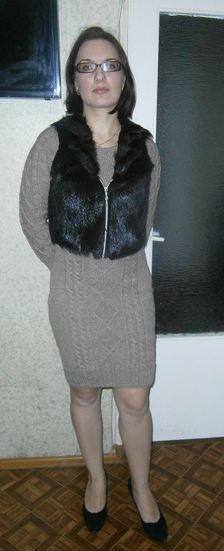 меховой жилет и вязаное платье от nika27