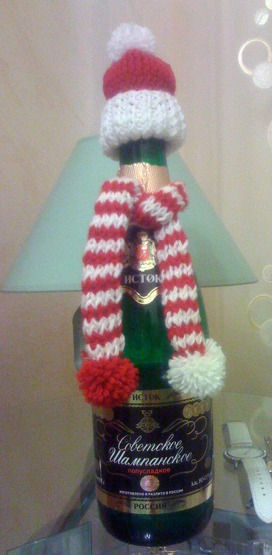 Носки для новогодних подарков, шапочки на шампанское и другие поделки... от Olga_Tr