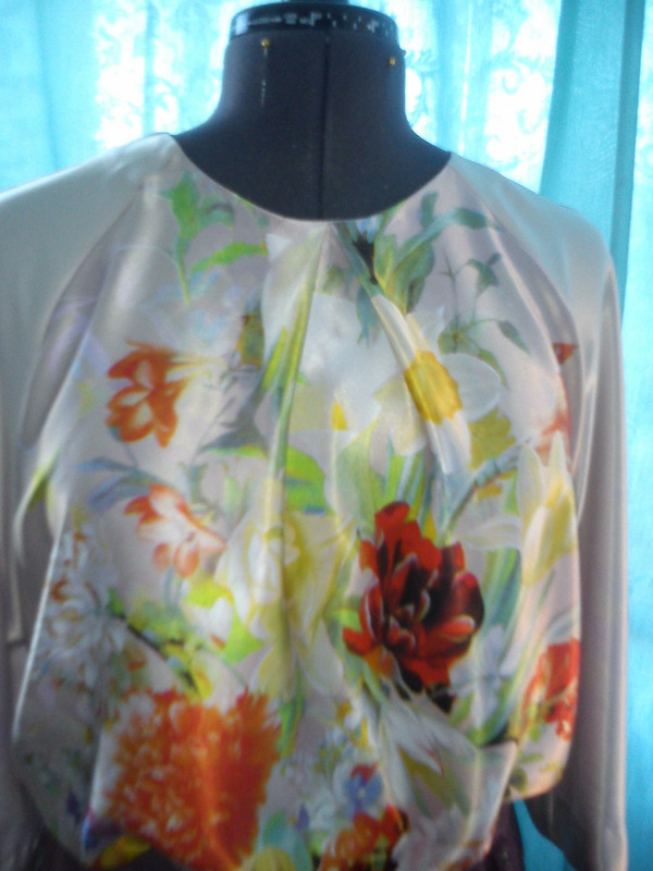 Блуза с цветами от Linda z