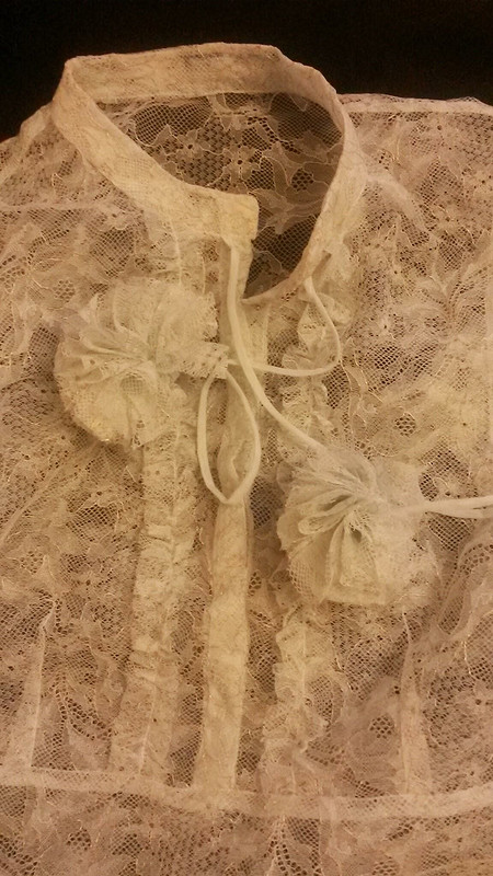 Блузка с помпонами от cvetic