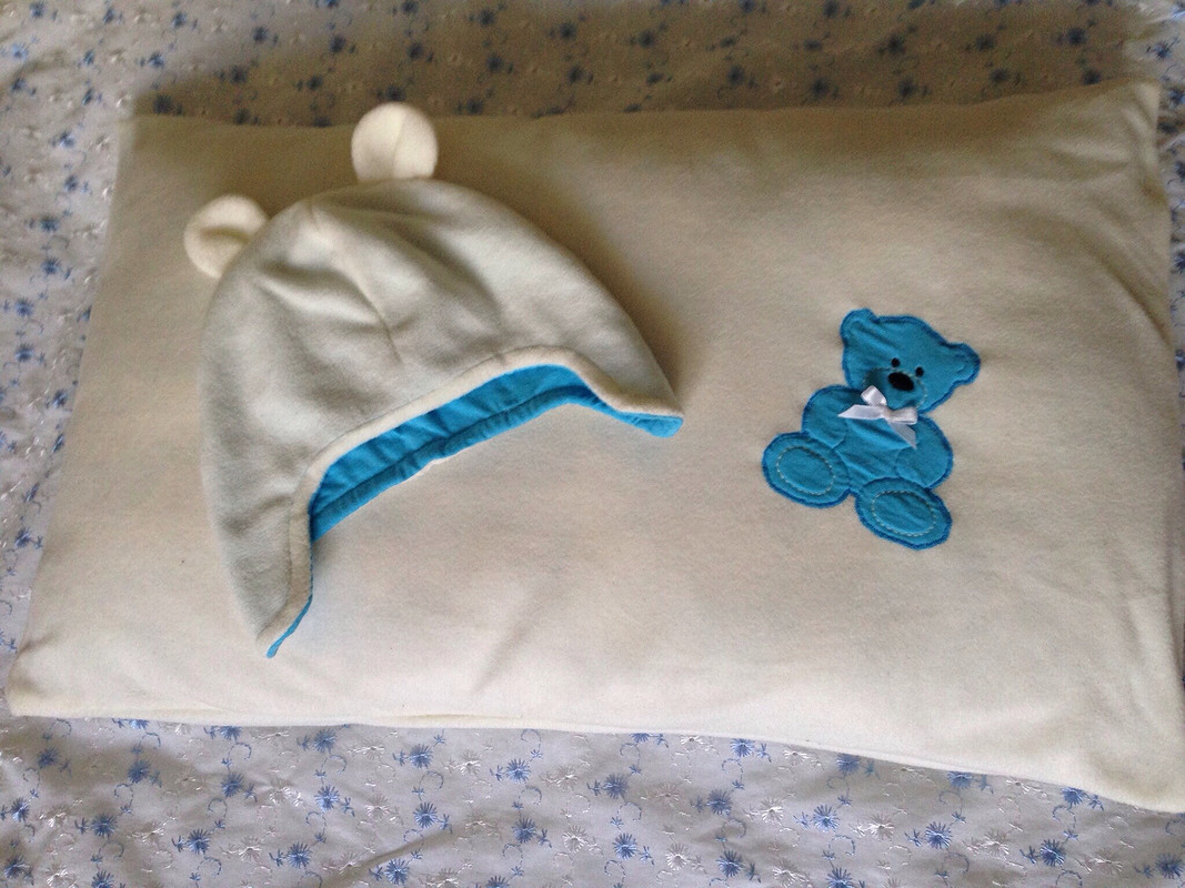 Шапочка и подушка для малыша от Lili_