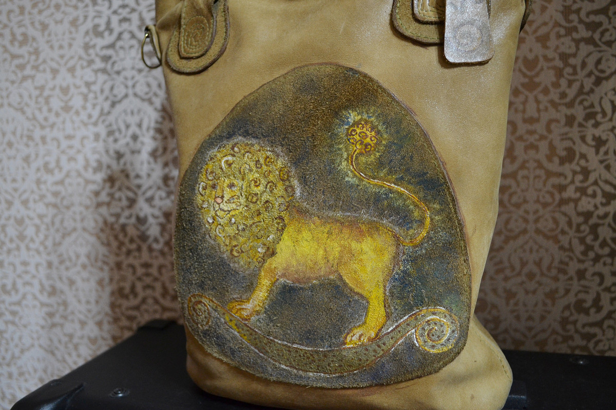 Кожаная сумка от Alexandra Shamarina