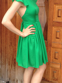 Работа с названием зеленое платье