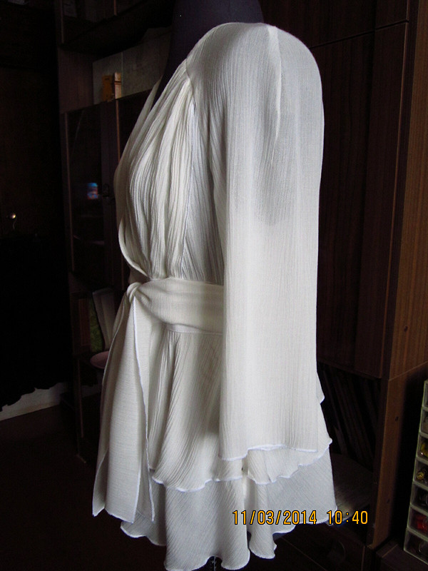 Романтичная белая блузка от Lyubov  Komissarova