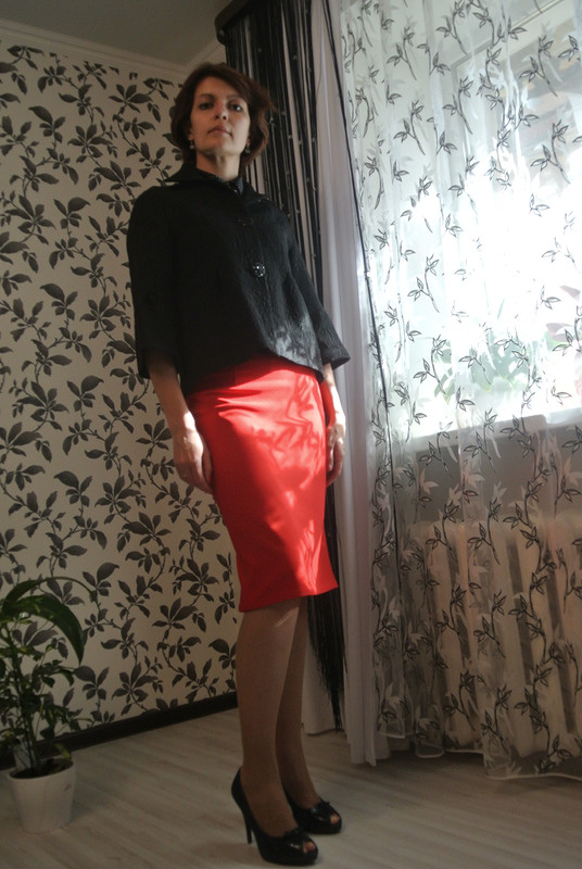 Красная юбка от Савирина