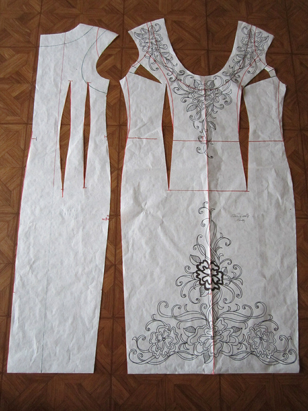 Платье цвета хаки с вышивкой от Lyubov  Komissarova