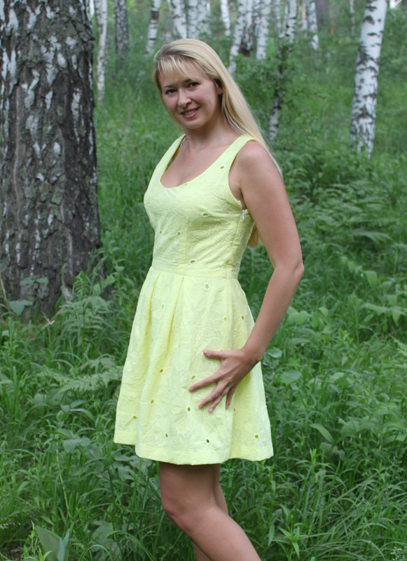 Жёлтенькое платьеце от Serna