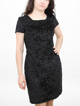 Маленькое чёрное платье с пайетками.